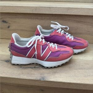 New Balance 327 Women’s Shoes in size 8.5